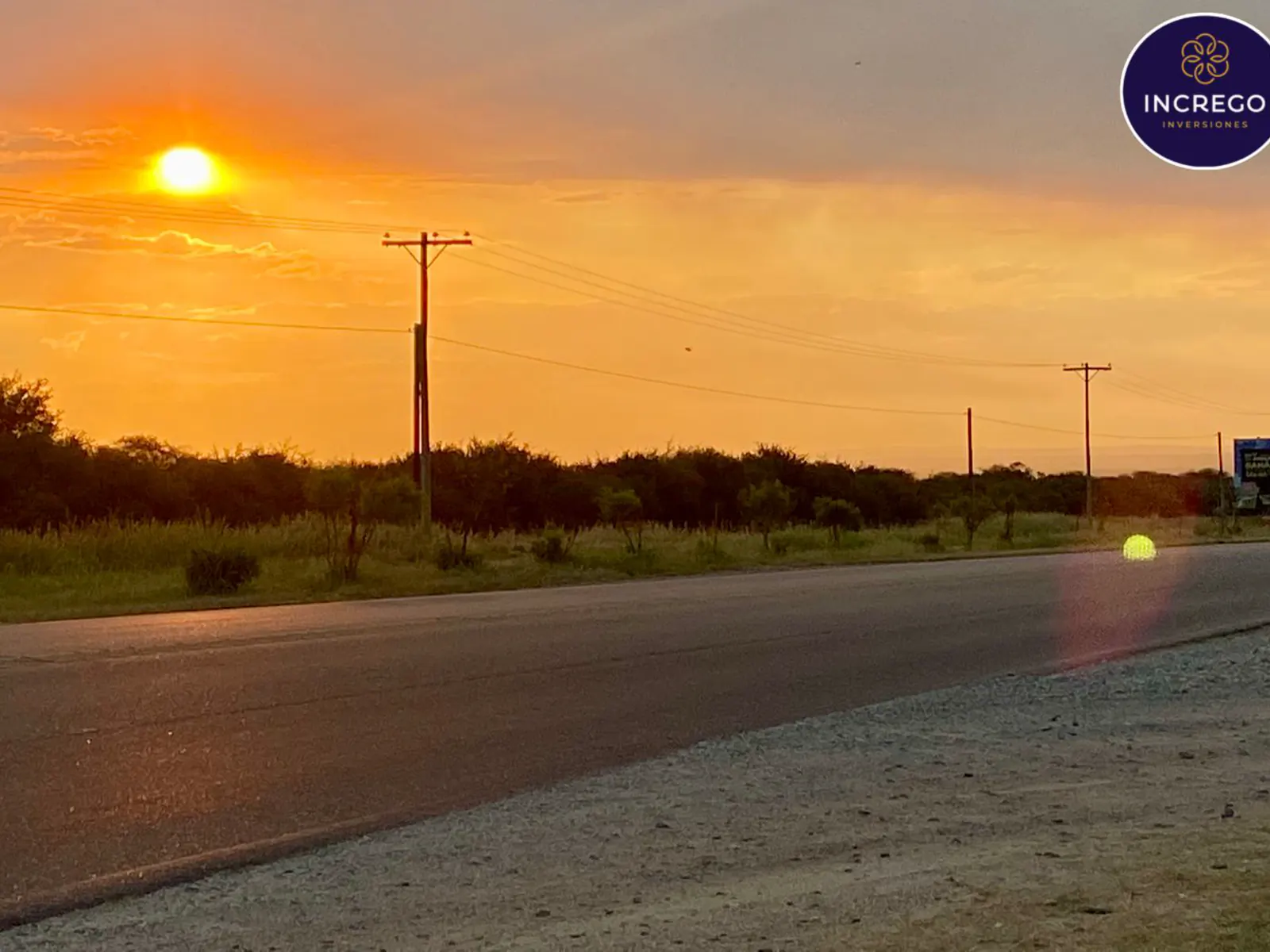 Atardecer sobre el acceso por Ruta Provincial 5 · SOL-045-003