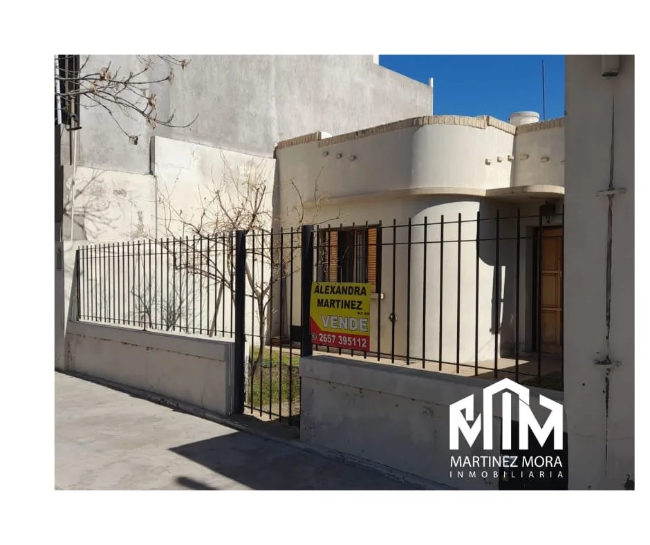 Casa en venta en Villa Mercedes, zona escuela Sagrado Corazón. Apta Credito
